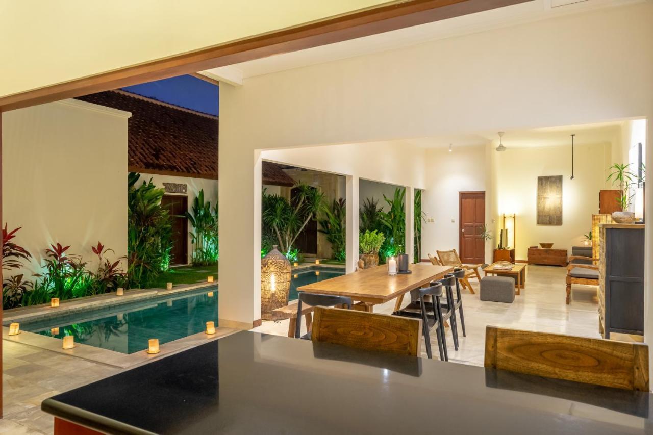 Amandaru Villa Legian Esterno foto