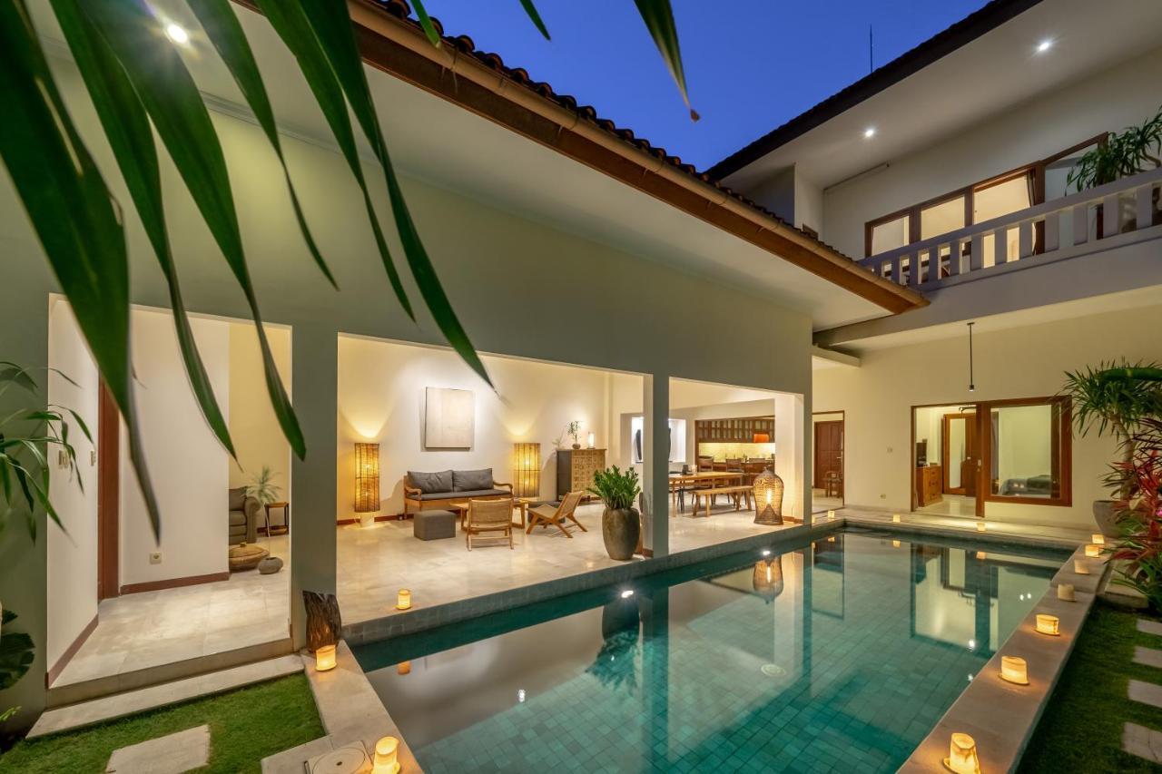 Amandaru Villa Legian Esterno foto