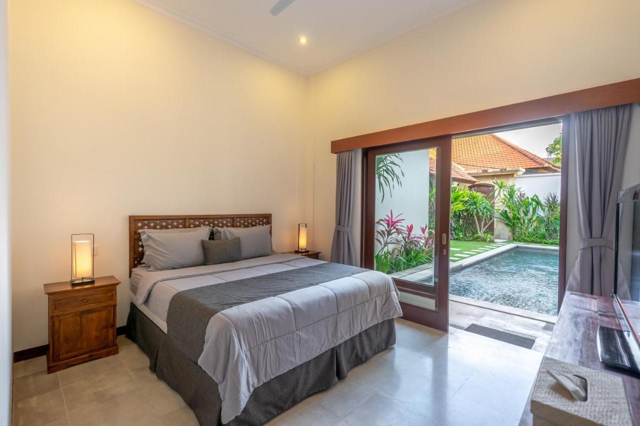 Amandaru Villa Legian Esterno foto