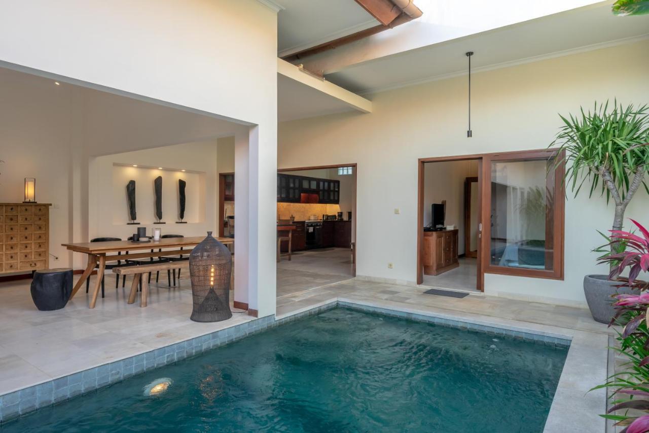 Amandaru Villa Legian Esterno foto