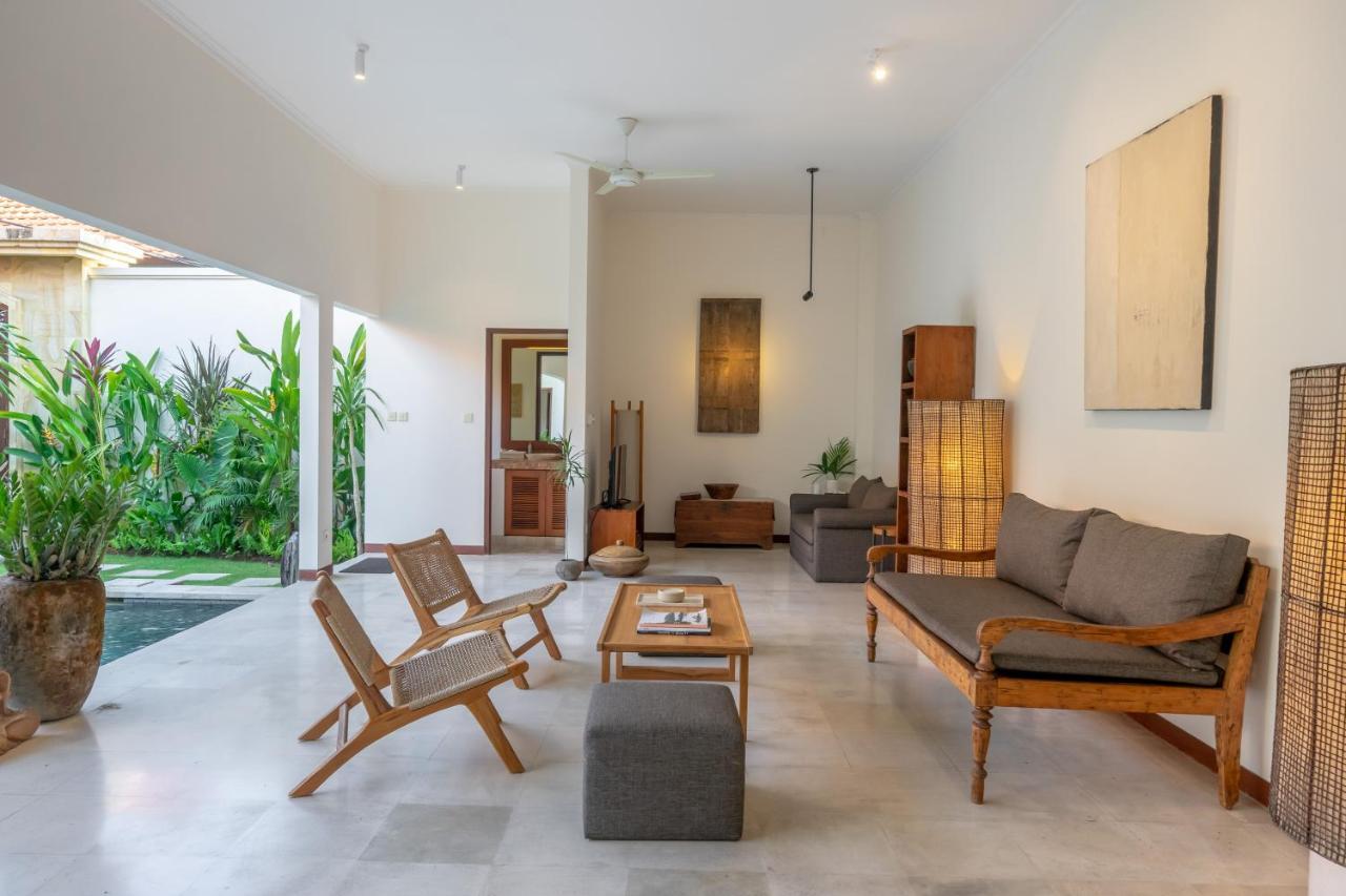 Amandaru Villa Legian Esterno foto